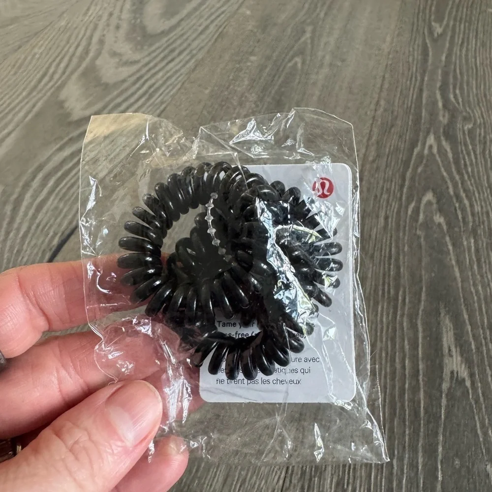 Lululemon Spiral Up Hair Ties in Black